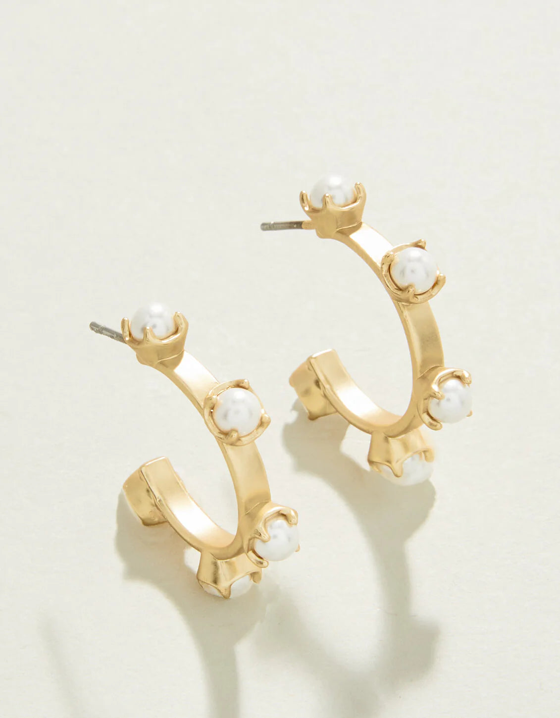 Things are always better in pairs... two pairs that is! Change up your look with a simple switch with this darling Classic Hoop Earring Set plated in 18kt matte gold or matte sterling silver.