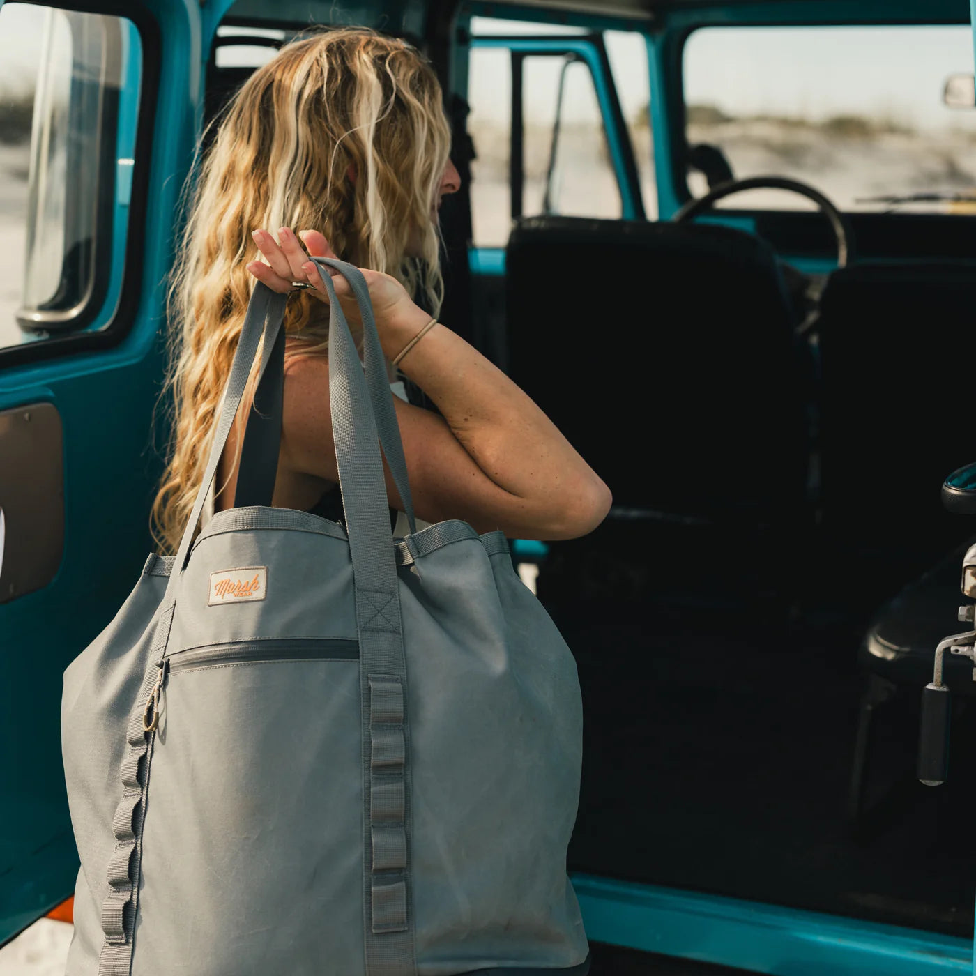 Pursuit 30L Tote in Smoke
