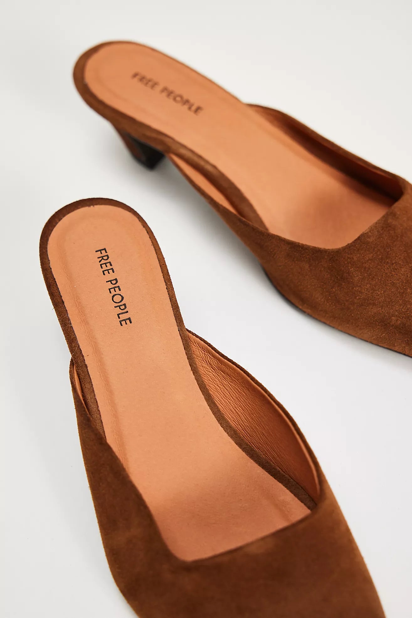 Avenue Heels Cognac Suede