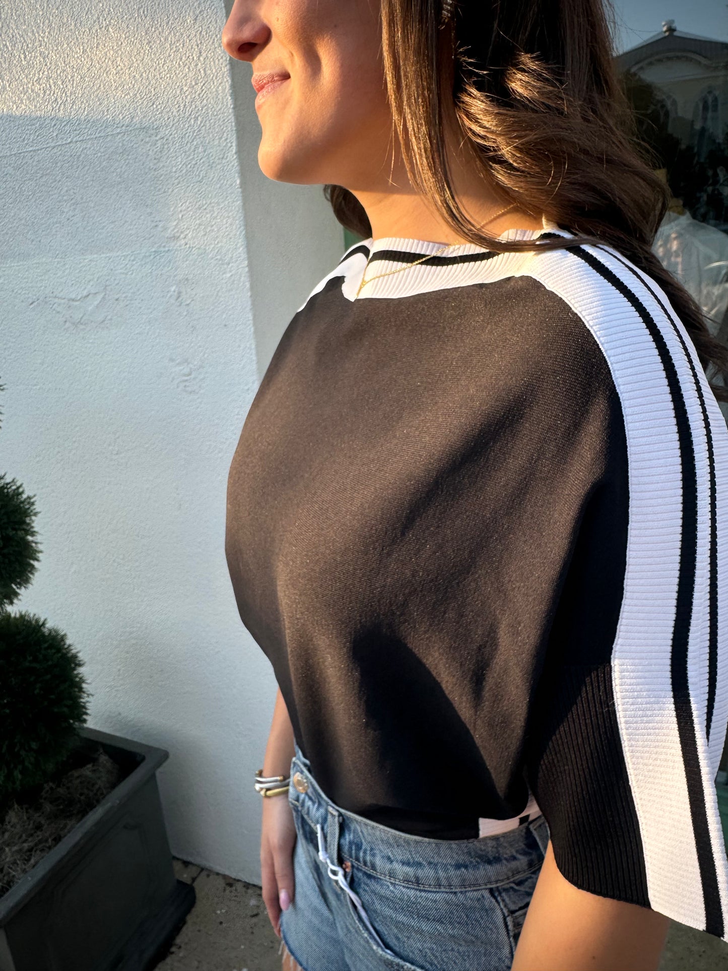 Maverick Top Black/White