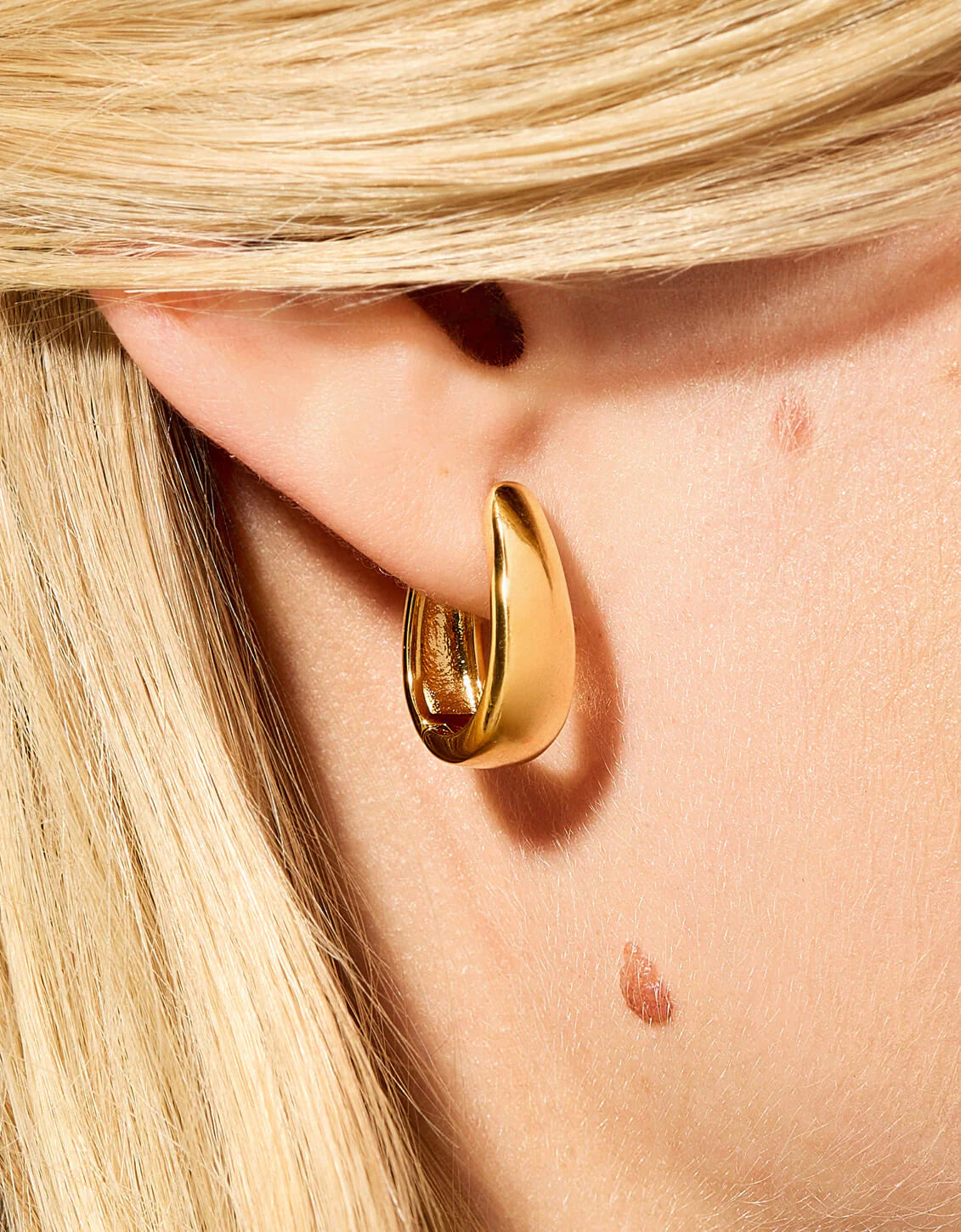Chatham Hoop Earrings 18mm