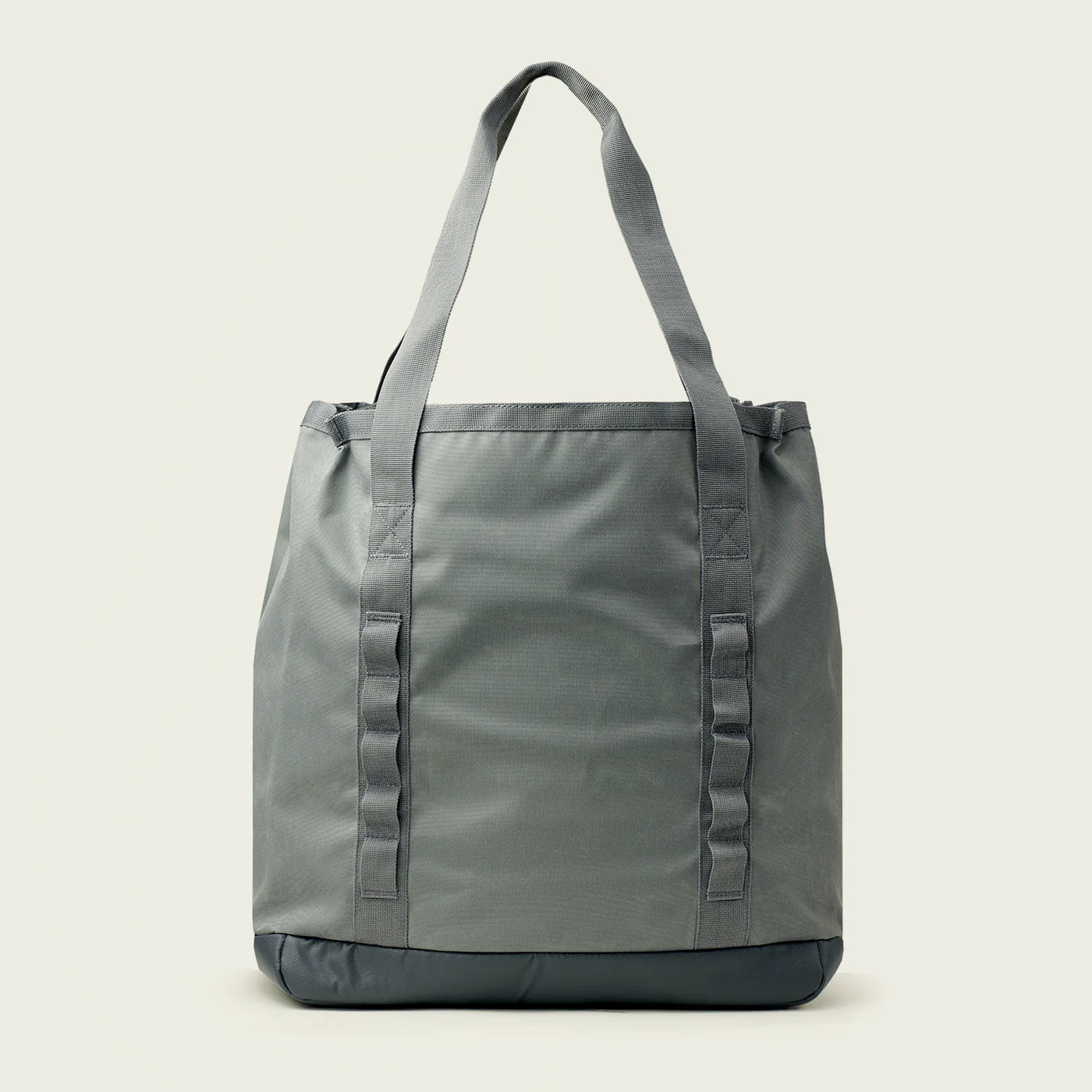 Pursuit 30L Tote in Smoke