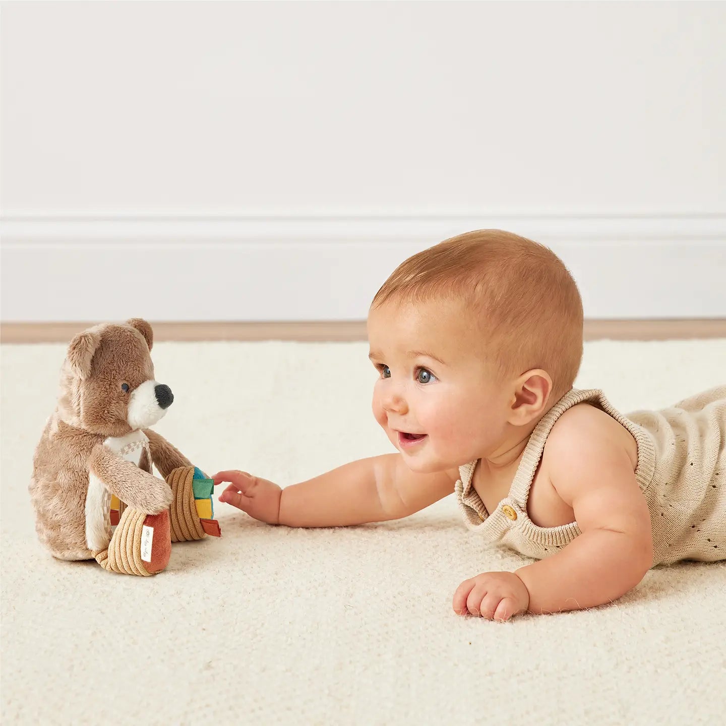 *New* Theo the Bear - Itzy Bitzy Mirror™