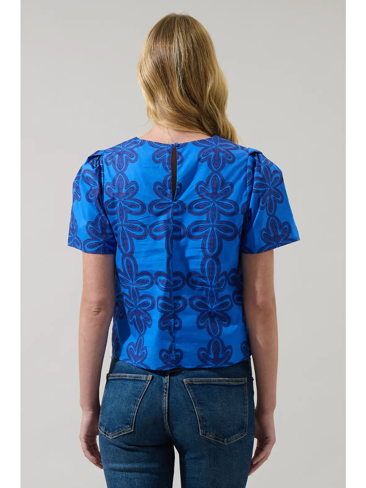 Romery Abstract Tilma Short Sleeve Top