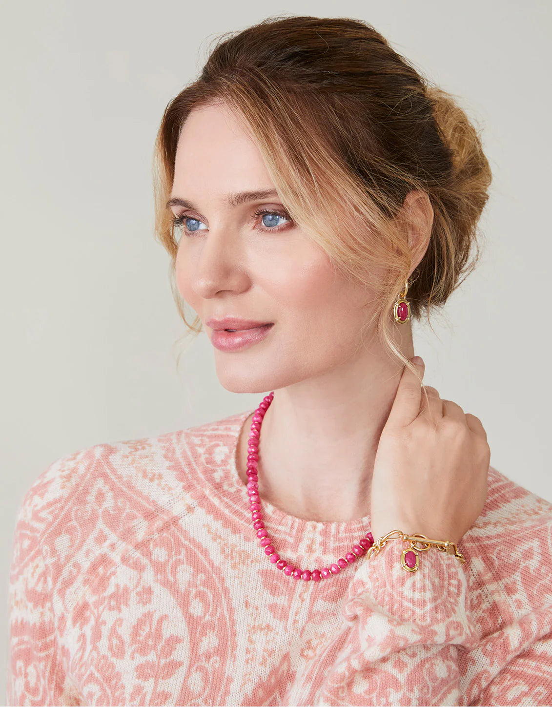 Oval Stone Beaded Necklace 17" Pink
