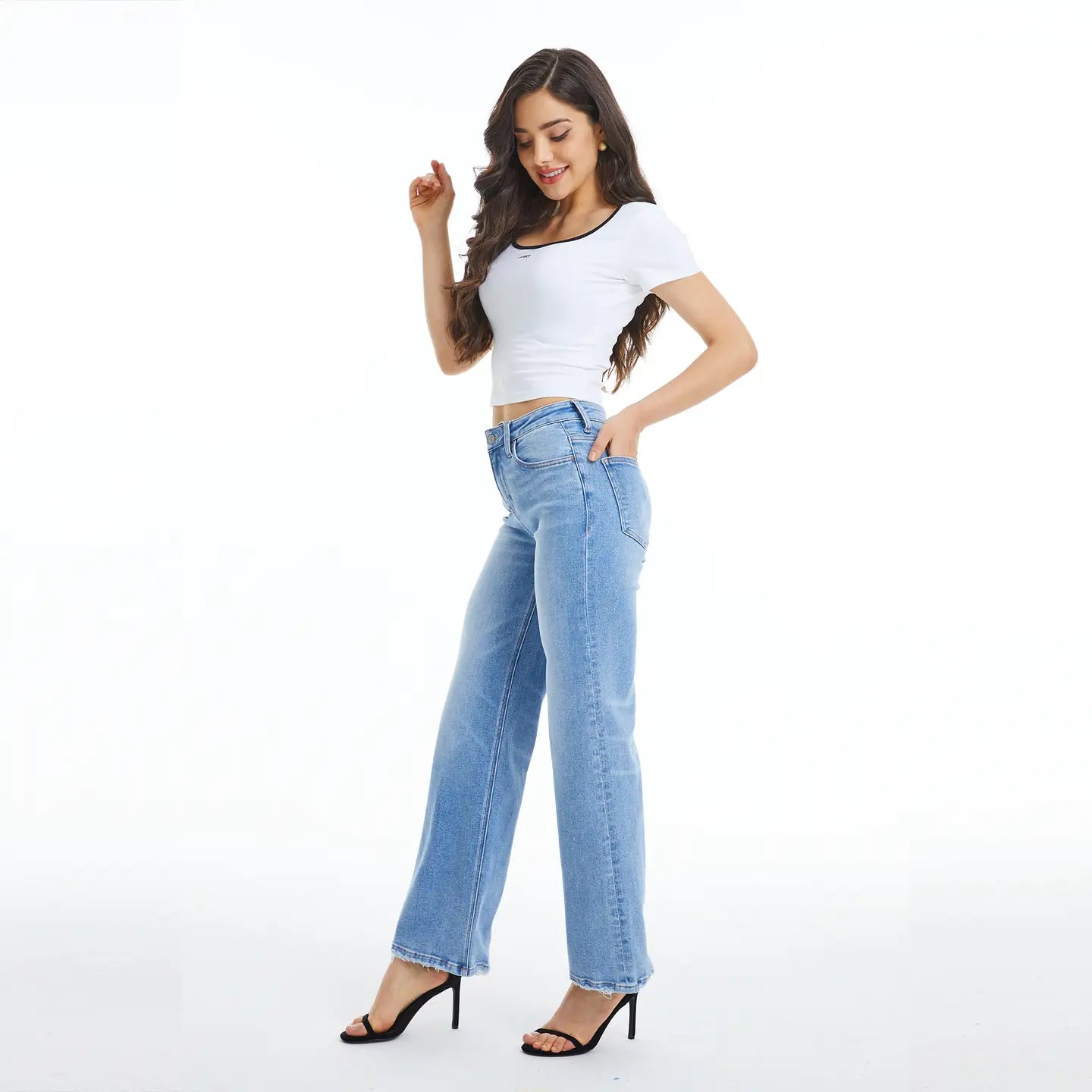 Mid Rise Wide Leg Jean in Fresh Blue