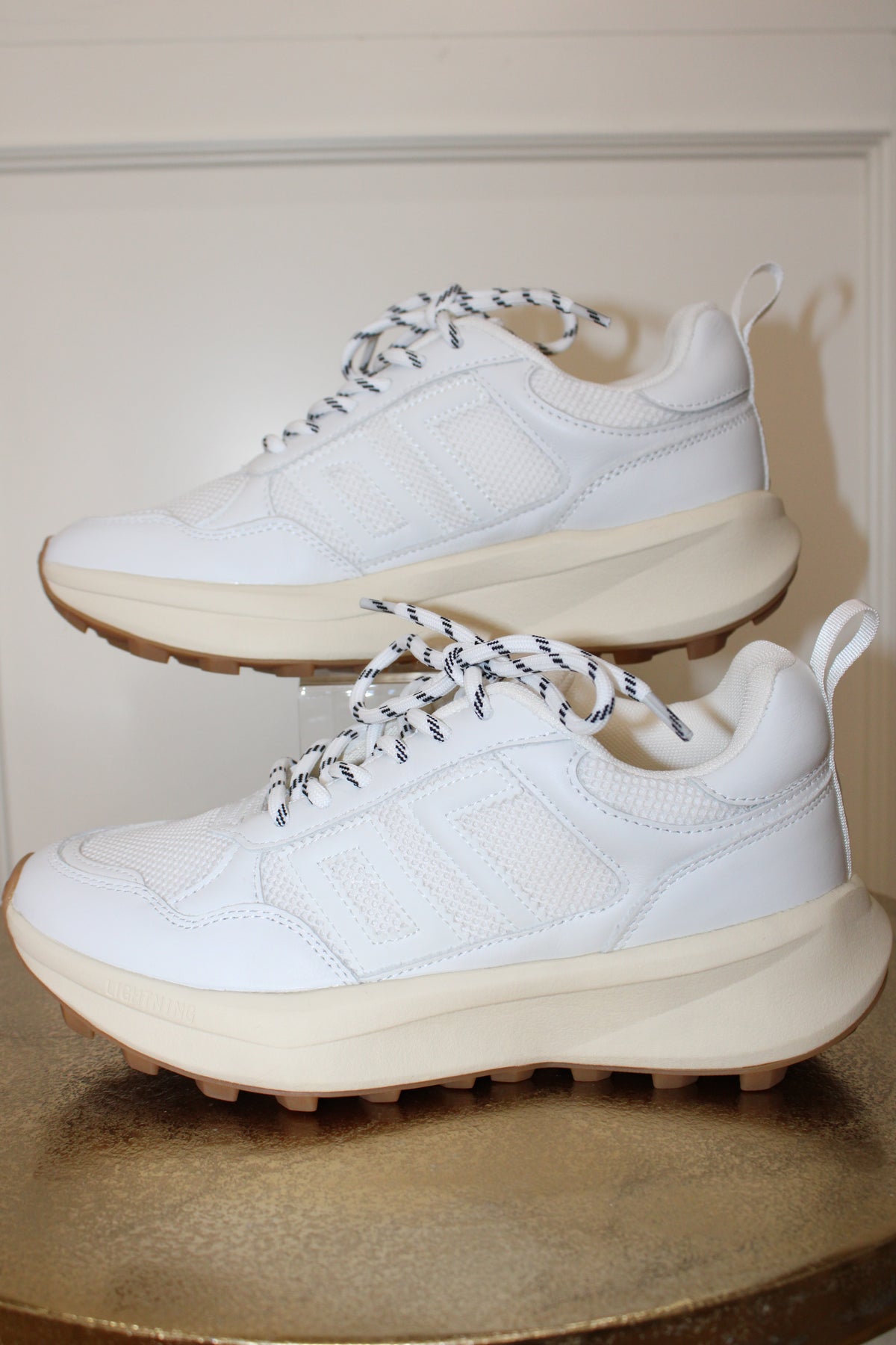 Lightening Back 70 White