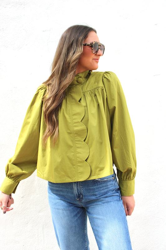 Scalloped Front Top Martini Olive