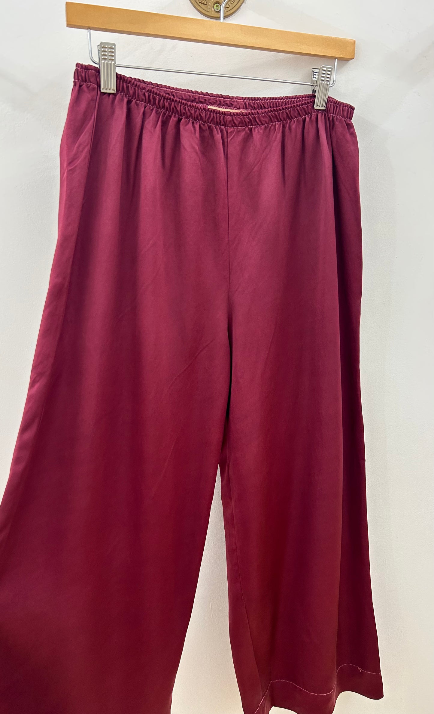 Cali Dreaming Tyler Pant in Burgandy