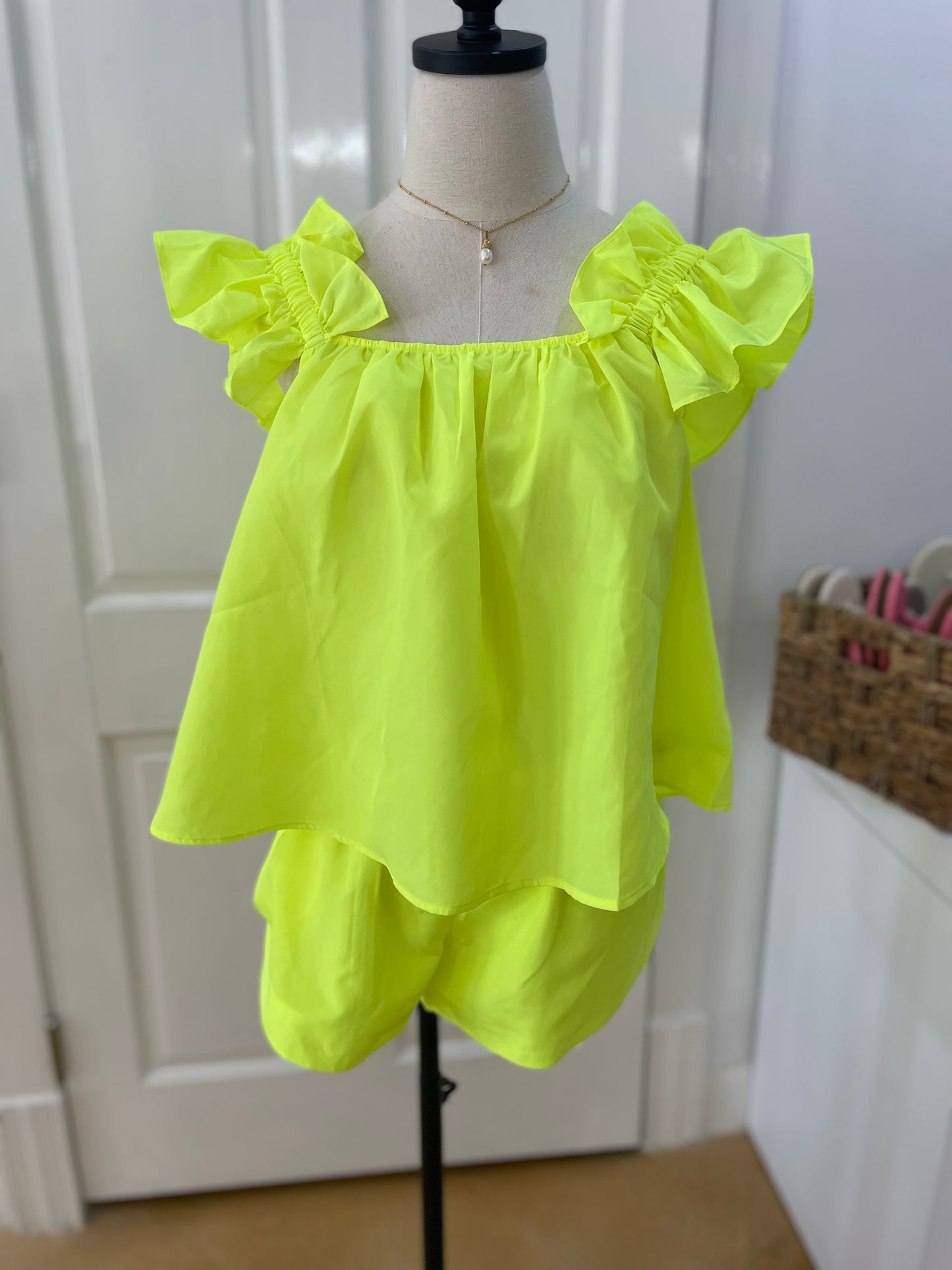 Crosby Calan Short in Electric Lime