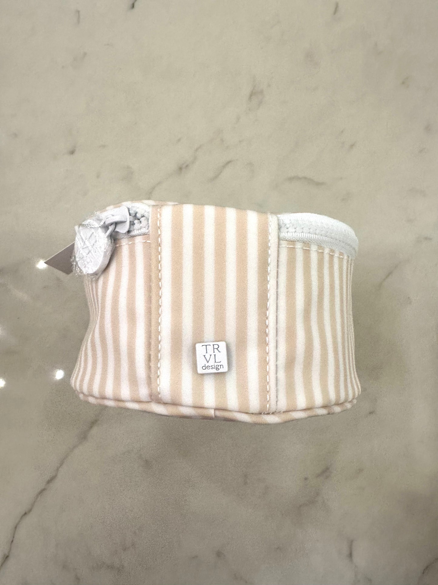 Jewel Round Case - Pimlico Stripe Sand