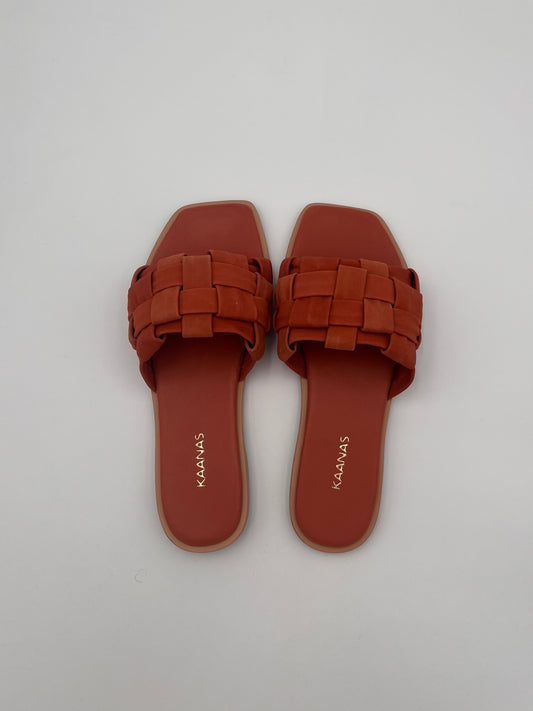 Belinha Basketweave Allover Leather Slide in Brick