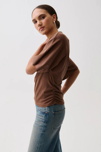 Veronica Fitted Tee - Lindt