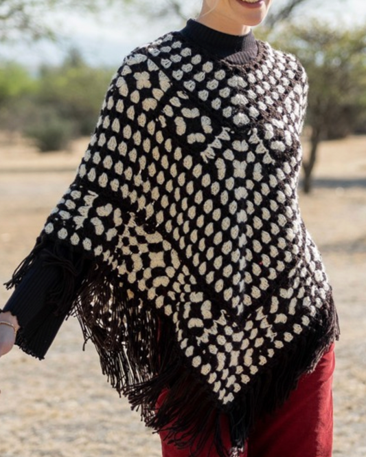 La Paz Crochet Poncho - Black/White
