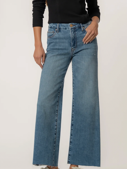 Meg Jeans in Regent Wash