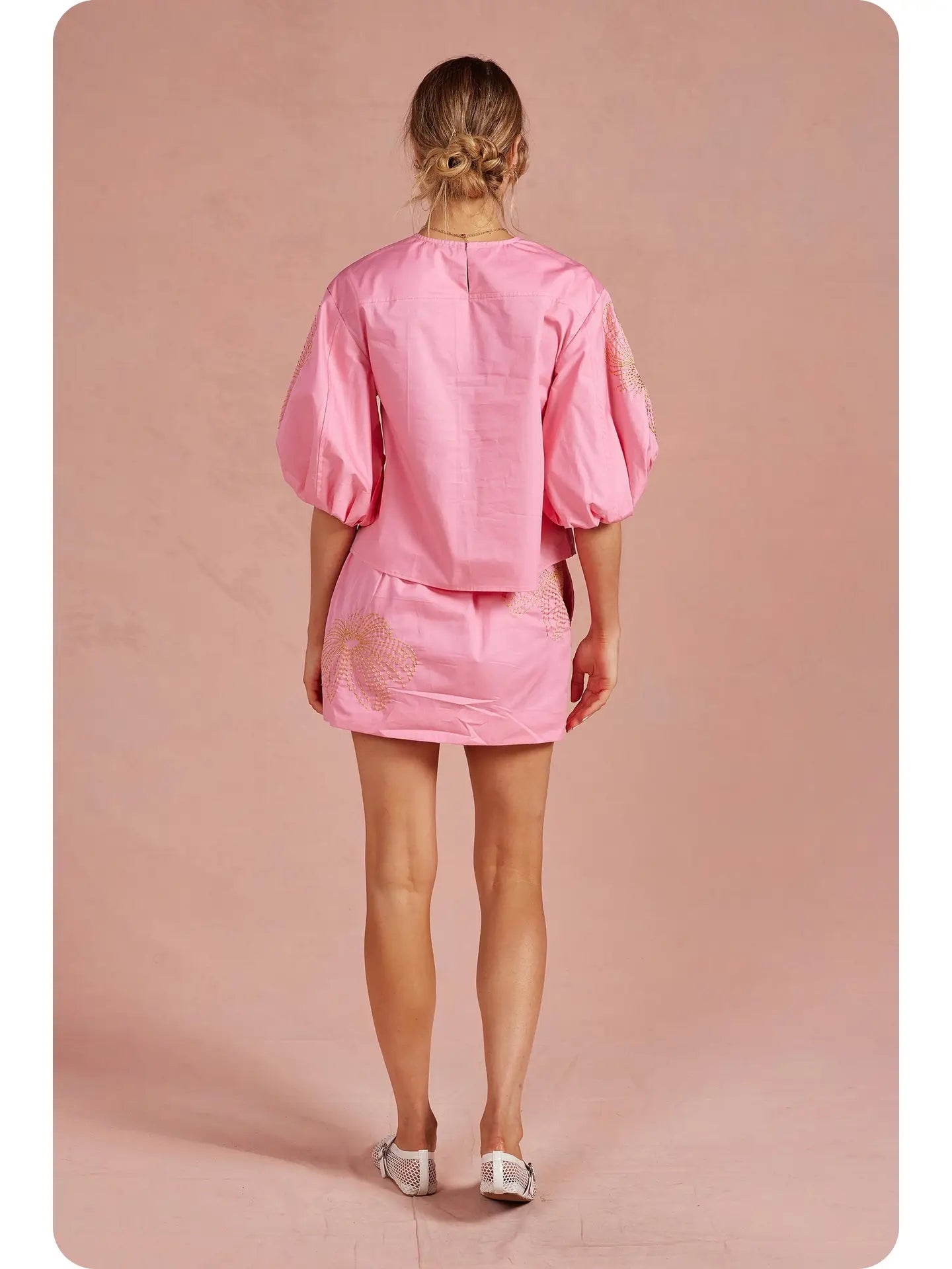 Floral Embroidered Puff Sleeve Top