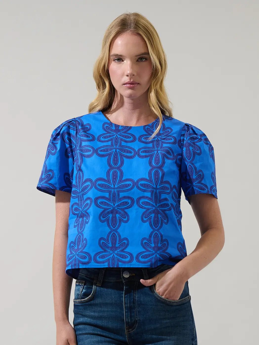 Romery Abstract Tilma Short Sleeve Top