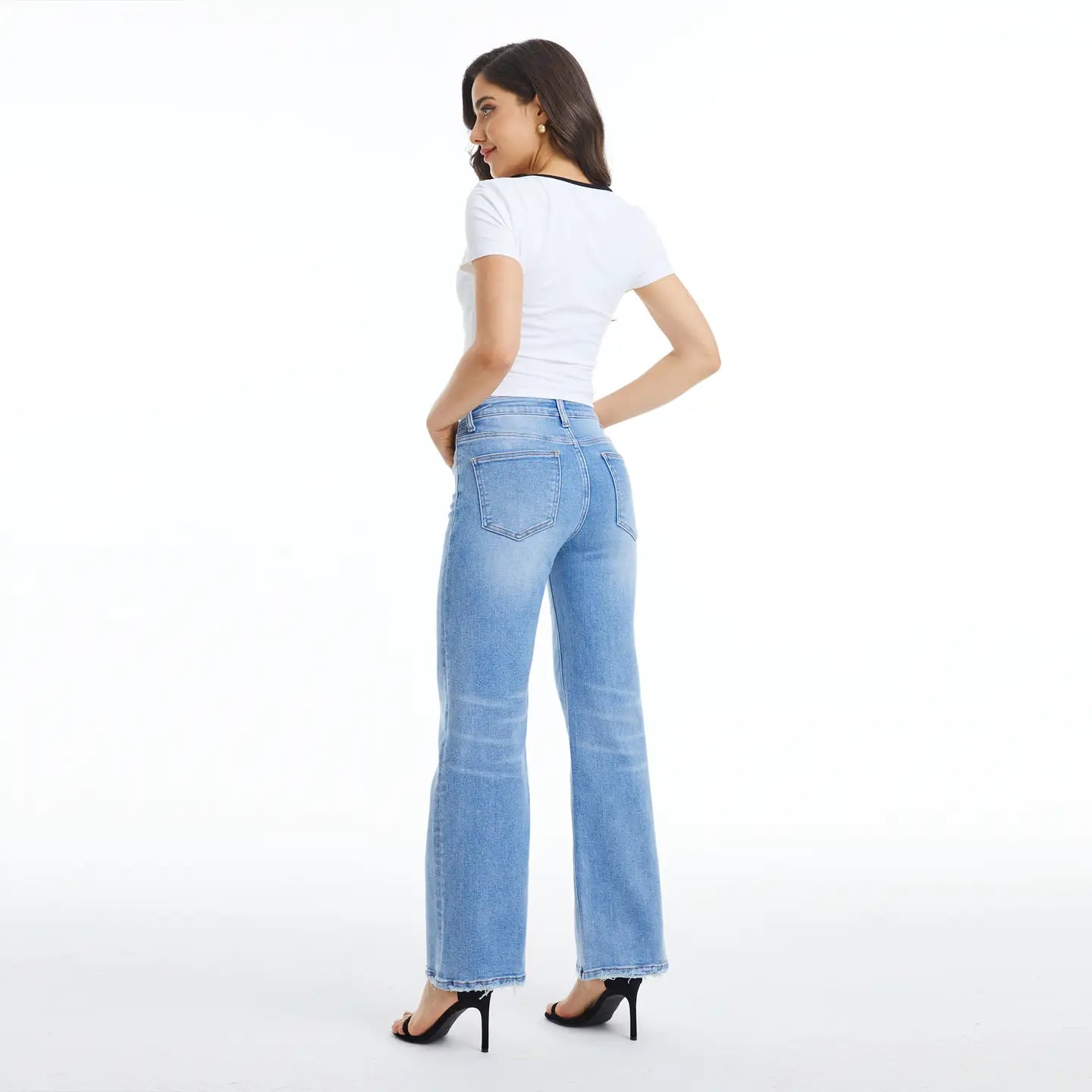 Mid Rise Wide Leg Jean in Fresh Blue