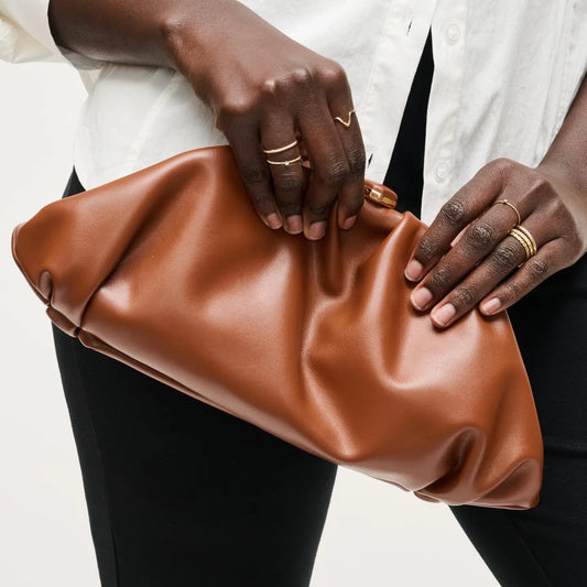 Jennifer Clutch in Chocolate